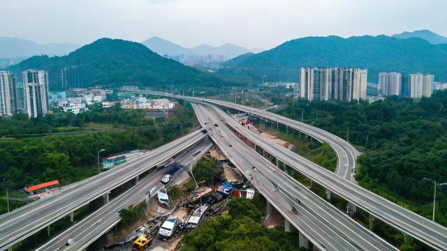 防城区高速公路在哪个路段发生交通事故？