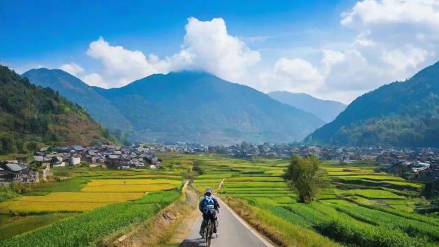 骑行探险佳地：昭通市这片秘境邀你骑游尽享美景