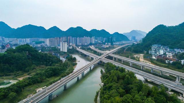 龙泉市交通线路覆盖哪些主要旅游景点？