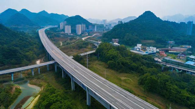 龙泉驿区高速公路何时全线通车？