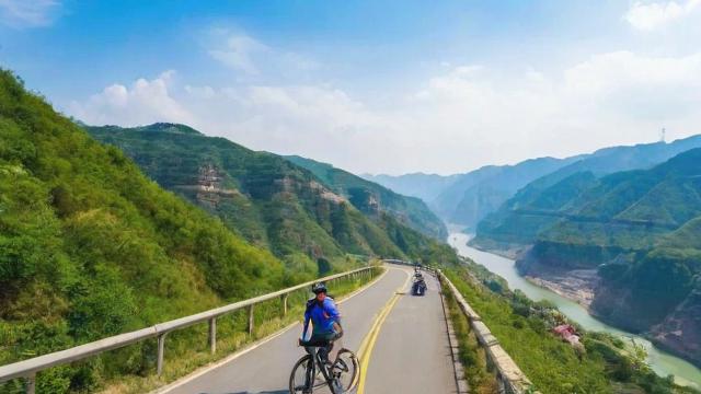 铜川骑行天堂：探秘这座城市最迷人自行车路线🚴‍♂️🌄