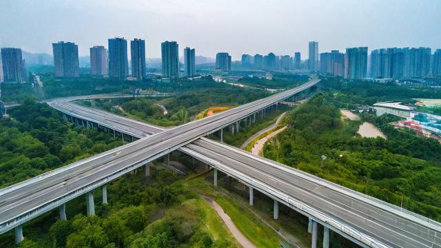 高州市高速公路对当地旅游业有哪些促进作用？