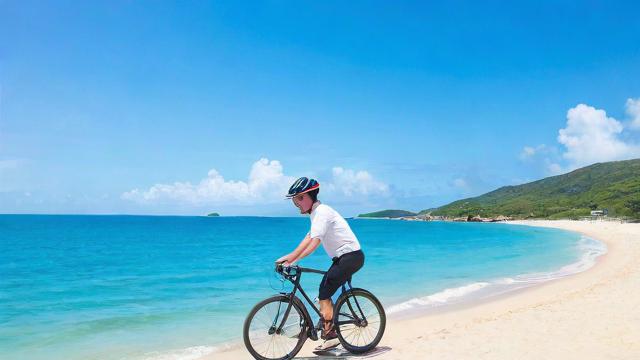 骑行海南岛，尽享环岛自行车赛的碧海蓝天之旅！🚴‍♂️🌊