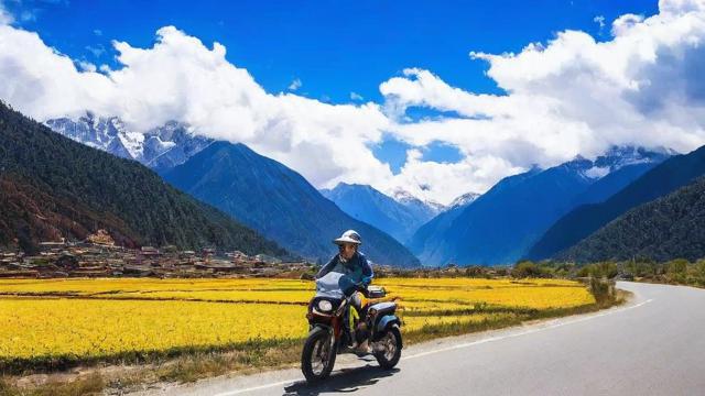 香格里拉三轮车之旅：探索秘境美景的浪漫骑行之旅