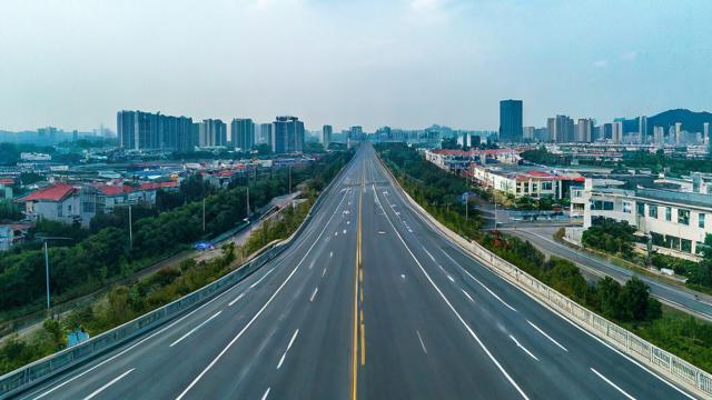 长兴县某路段限速多少？