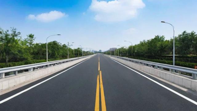 马龙区主要道路限速多少公里小时？