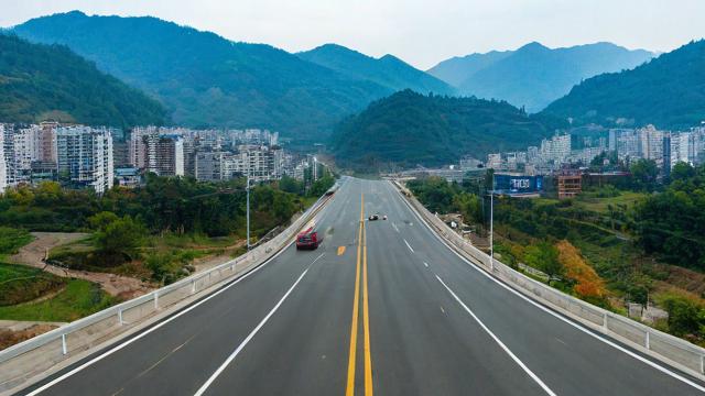 建始县城区主要路段限速是多少？