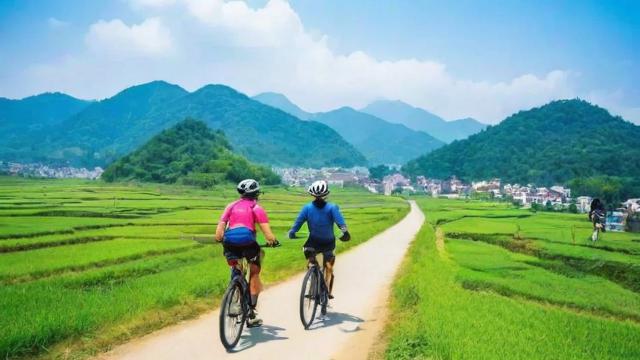 骑行狂欢：汉寿县自行车俱乐部周末集结号，邀您共赴绿野探险之旅！