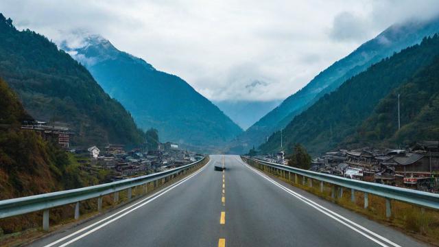 雅江县限行期间，哪些路段、时段禁止通行？