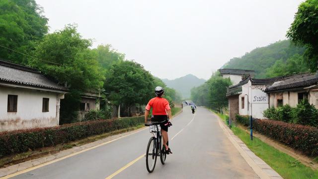 黄圃镇有哪些骑行路线适合自行车爱好者？