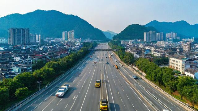 岑巩县限号期间，城区哪些路段实施交通管制？