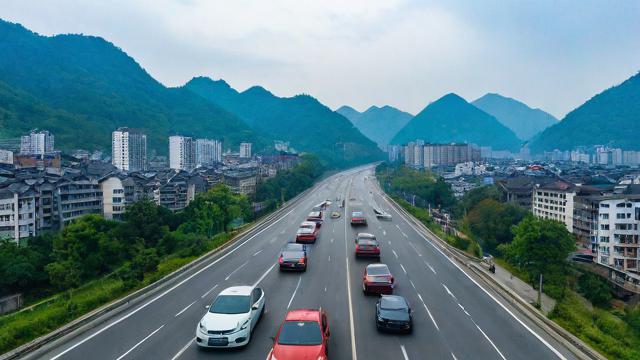 岑巩县限号期间，城区哪些路段实施交通管制？