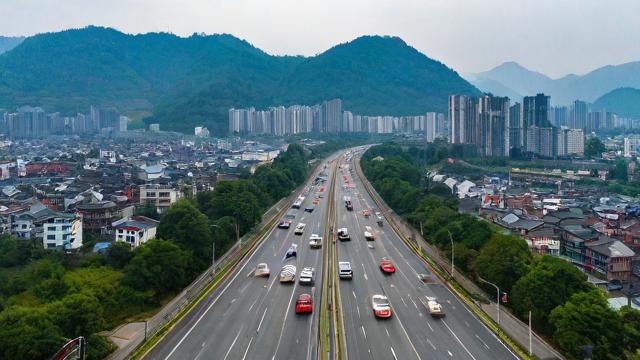 岑巩县限号期间，城区哪些路段实施交通管制？