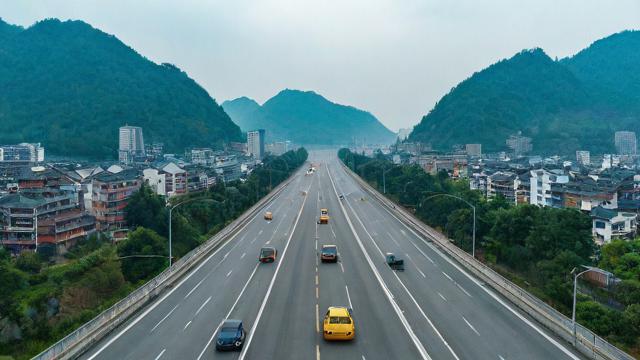 岑巩县限号期间，城区哪些路段实施交通管制？